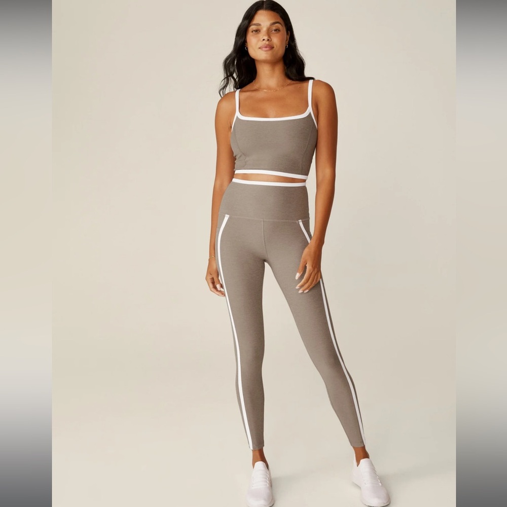 Beyond Yoga set
Spacedye High Waisted Midi Leggings & high cropped tank